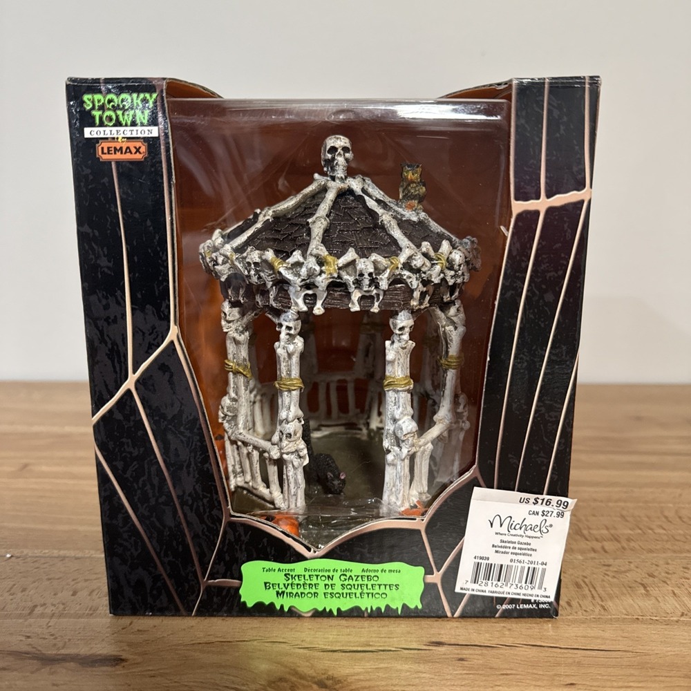 Lemax Spooky Town Skeleton Gazebo #73609 (2007) Retired Halloween Table Accent